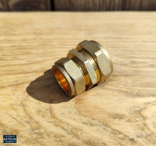 Load image into Gallery viewer, 22mm x 15mm / 22mm / 28mm Brass Coupler