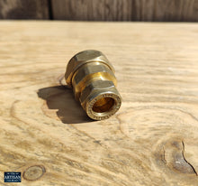 Load image into Gallery viewer, 22mm x 15mm / 22mm / 28mm Brass Coupler