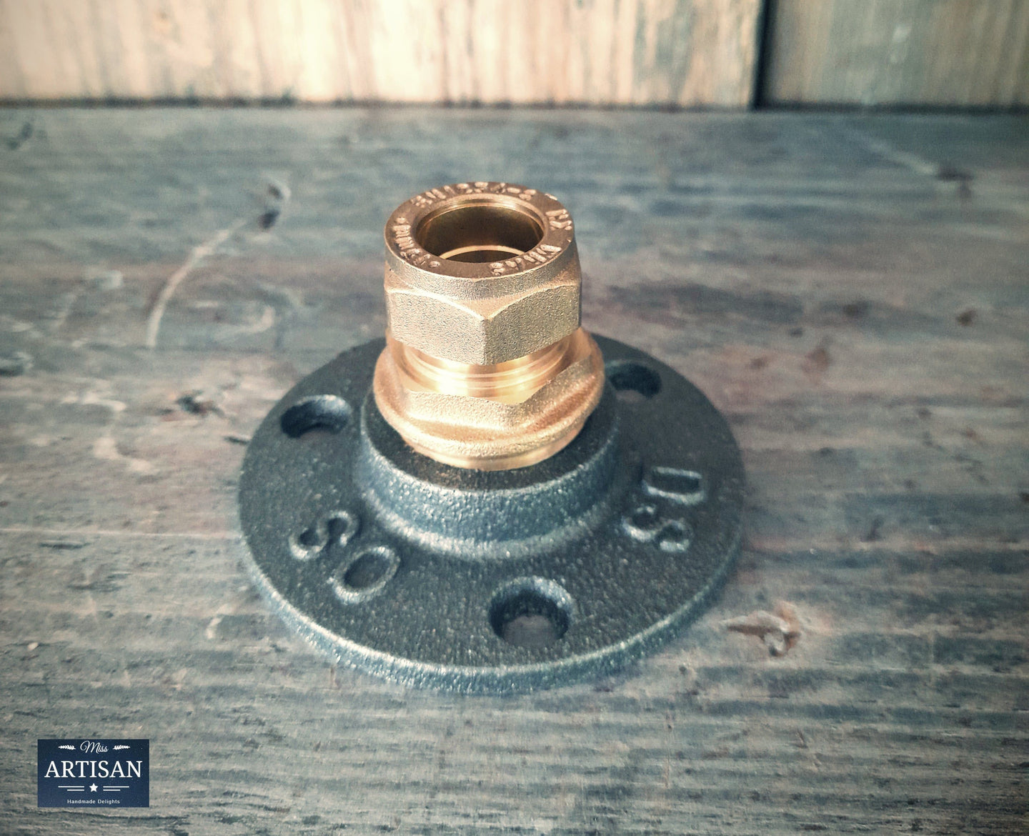 15mm Brass Compression Flange Pipe Mount